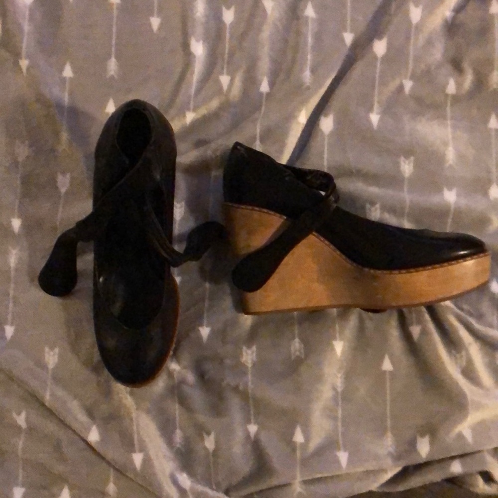Chloe leather tie wood block wedge